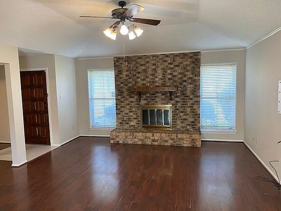 5th image of 2114 Blossom Ln