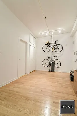 Rented by Bond New York | media 21