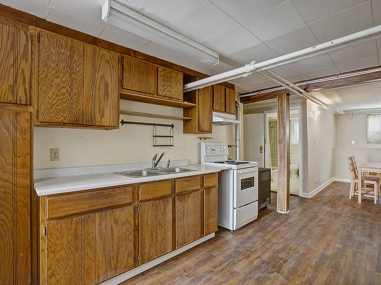 2063 W 37th Ave #BASEMENT — Photo 2