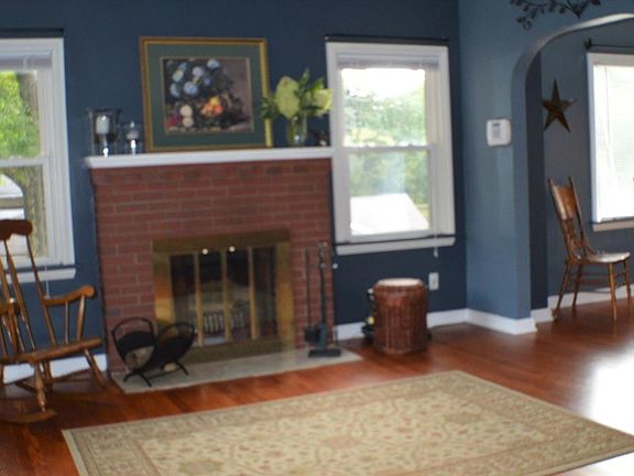 4th image of 8423 Fulton Dr NW