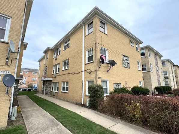 5223 N Oakview St APT 2W, Chicago, IL 60656