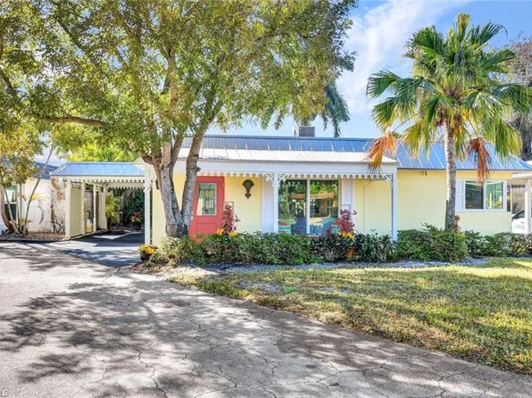 20 Kings RD #A18, NAPLES, FL 34112