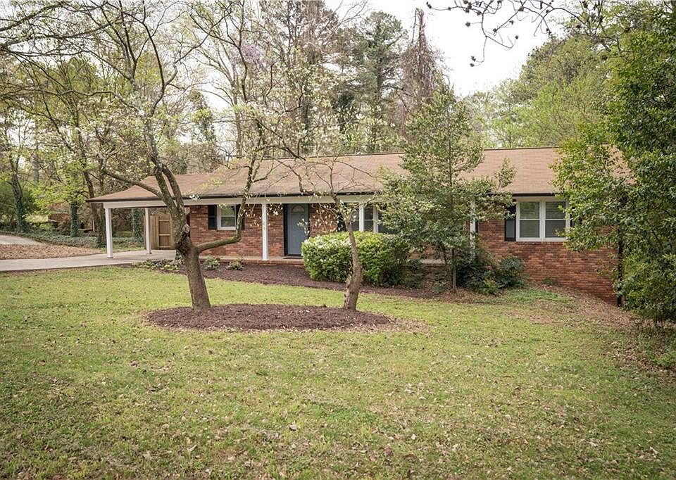 1st image of 2102 Pawnee Dr SE