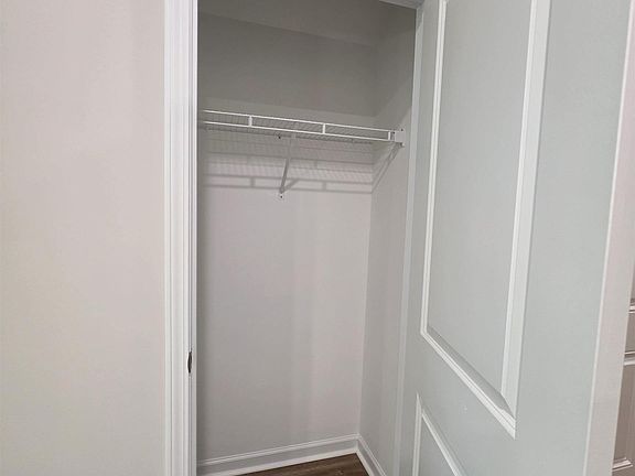 4th image of 118 Creekside Cottage Ct