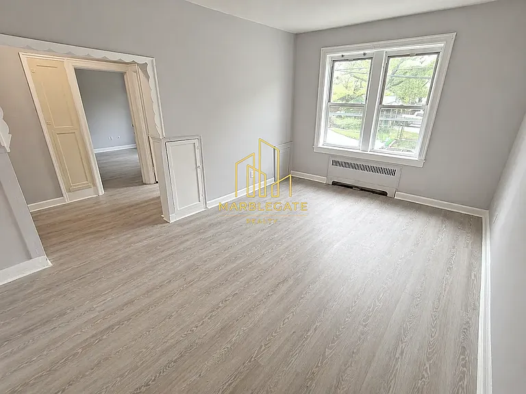 129 Schofield St #1E — Photo 4