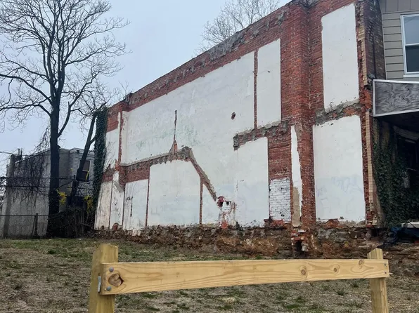 6040 Spruce St, Philadelphia, PA 19139