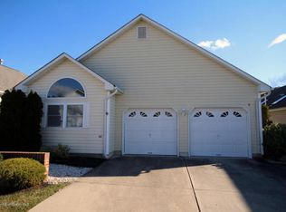 8 Highland Dr, Manahawkin, NJ 08050