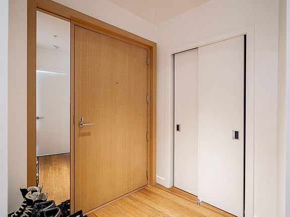 4th image of 777 Richards St #4805