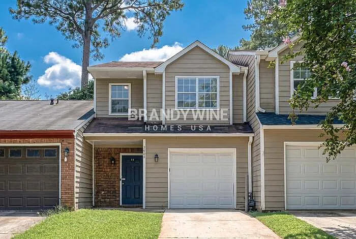 3 bed, 2.5 bath, 1560 sqft, $1,745 — Photo 2