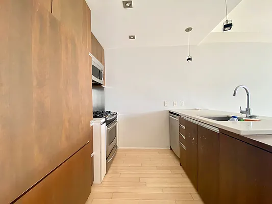 Rented by Zjama Realty Corp | media 3