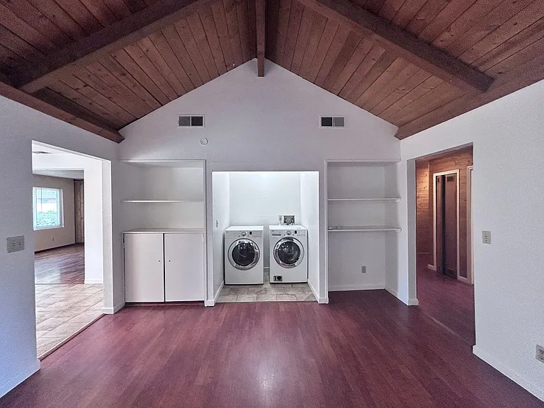 441 Haggin Ave — Photo 6