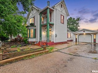 304 Buena Vista Ave, Pekin, IL 61554