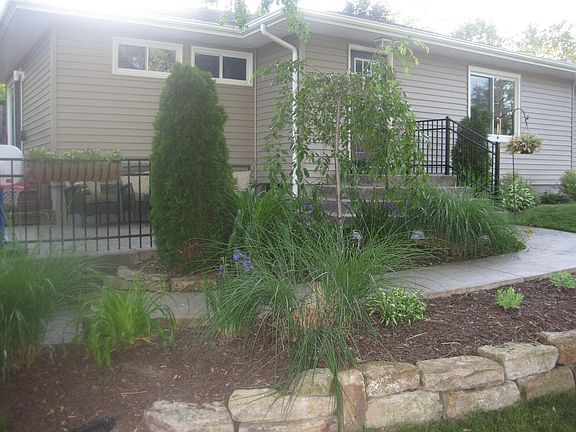 2nd image of 1828 Evergreen Ave