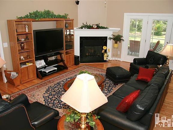 4th image of 6494 Walden Pond Lane