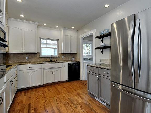 5th image of 980 Katherine Ct