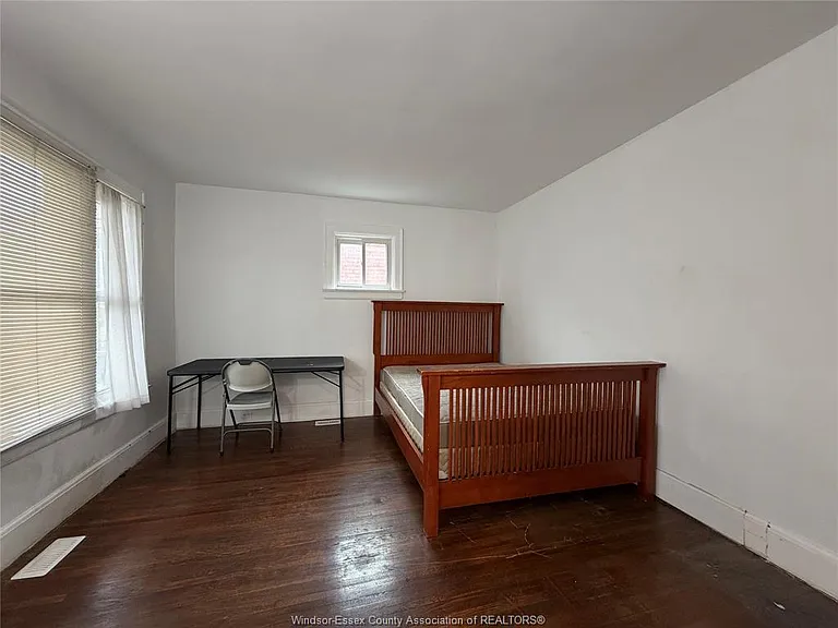 1117 Dougall Ave — Photo 9