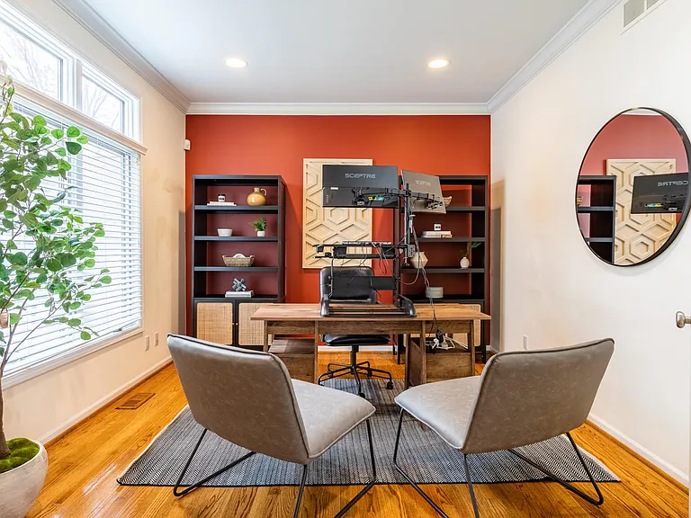 1181 Davis Ave — Photo 13