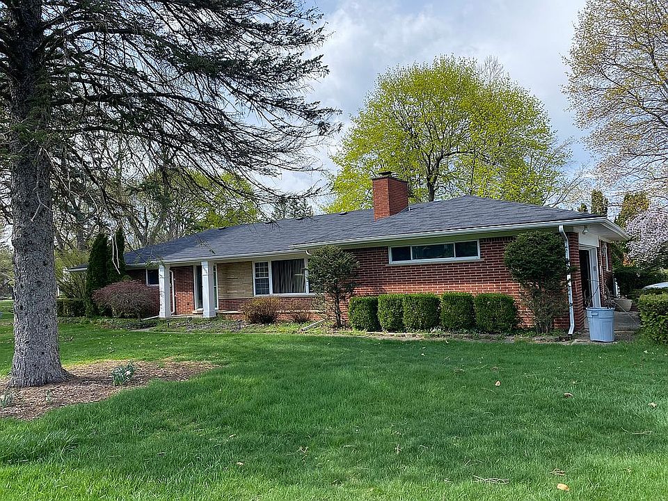 2nd image of 2830 Charnwood Dr