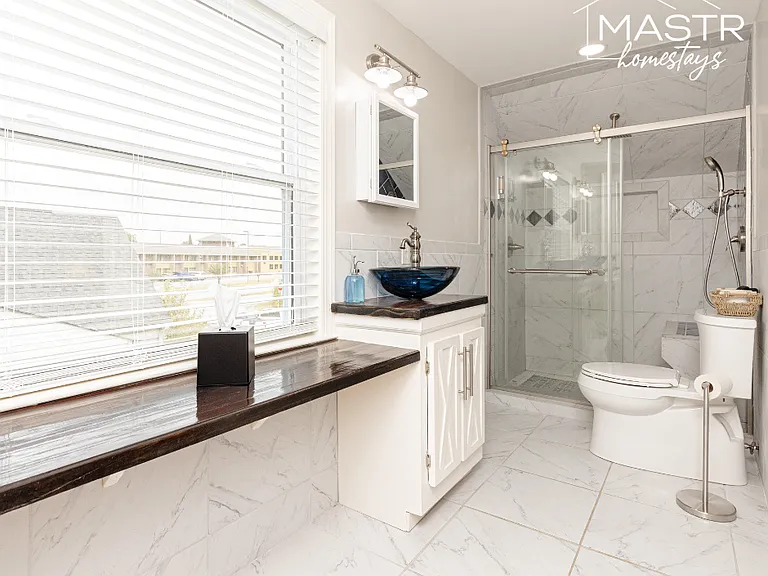136 Sussex Dr — Photo 11