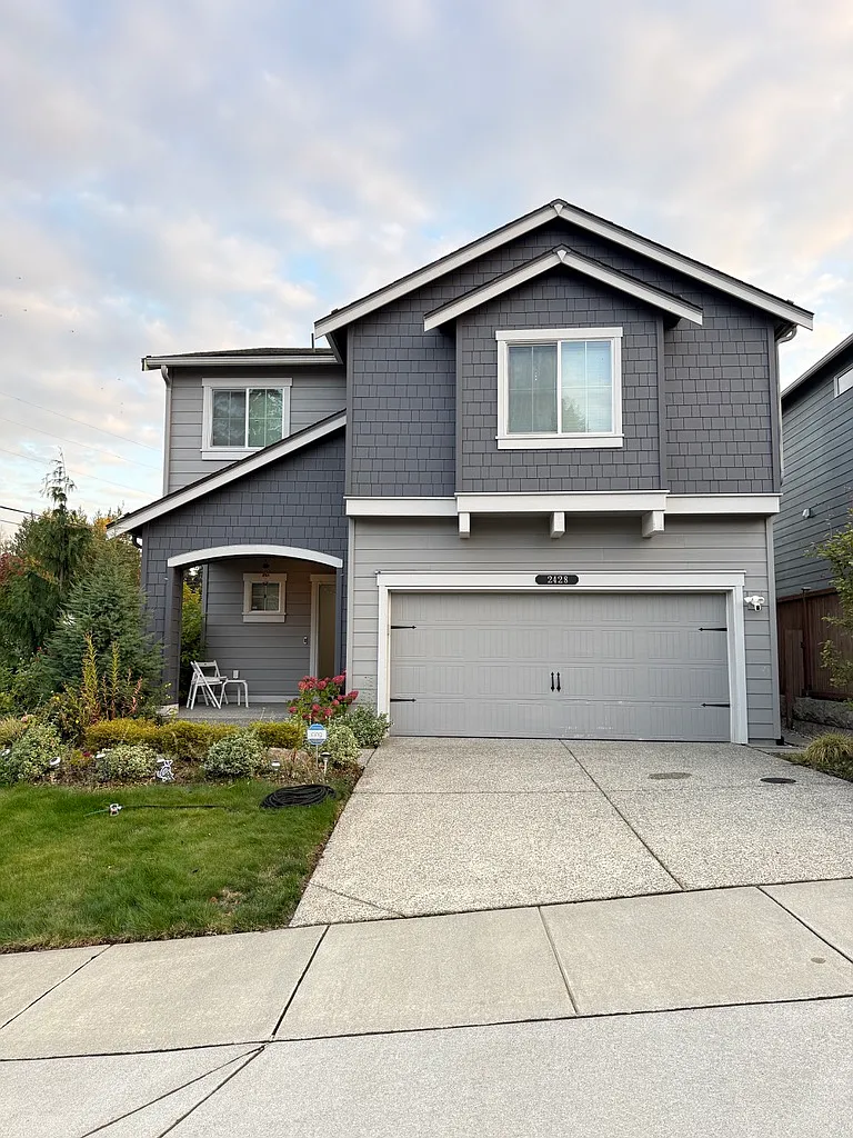 4 bed, 2.5 bath, 2297 sqft, $3,800 — Photo 1