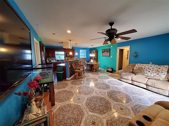 3rd image of 12010 Wilkie Ln