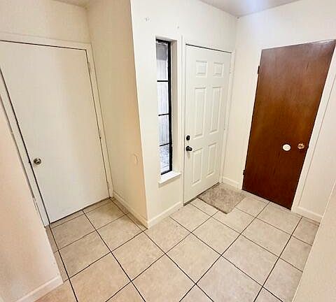 4th image of 1007 Gloria Ave #B