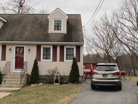 3rd image of 12 Briar Hill Rd