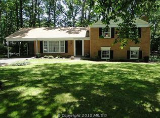 9333 Brambly Ln, Alexandria, VA 22309