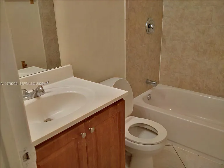 4160 NW 21st St #253-A — Photo 9