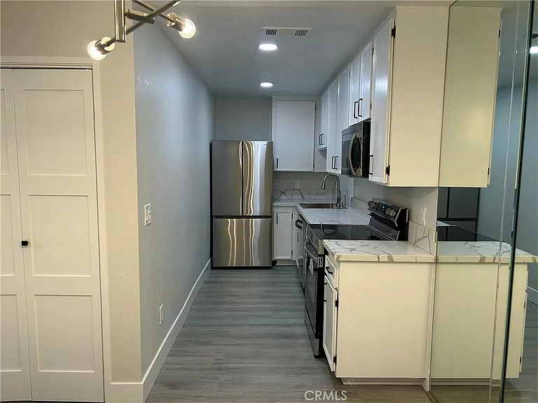 2801 E Los Felices Cir #D117 — Photo 7