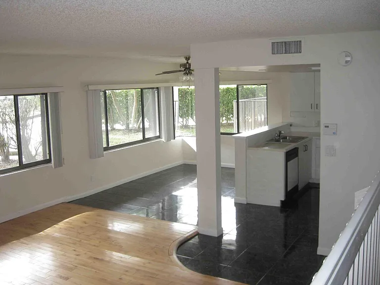 4730 SW 62nd Way — Photo 1