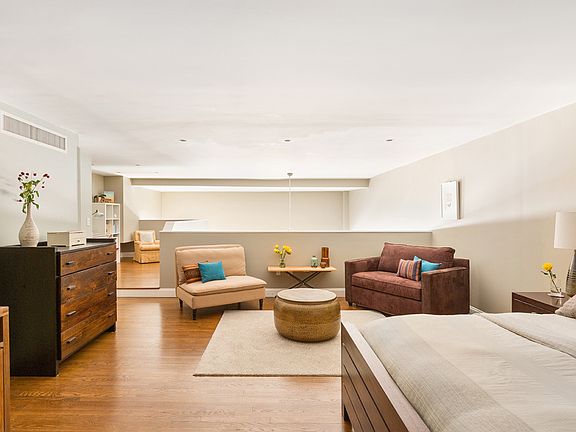 5th image of 125 E 12th St APT 5G