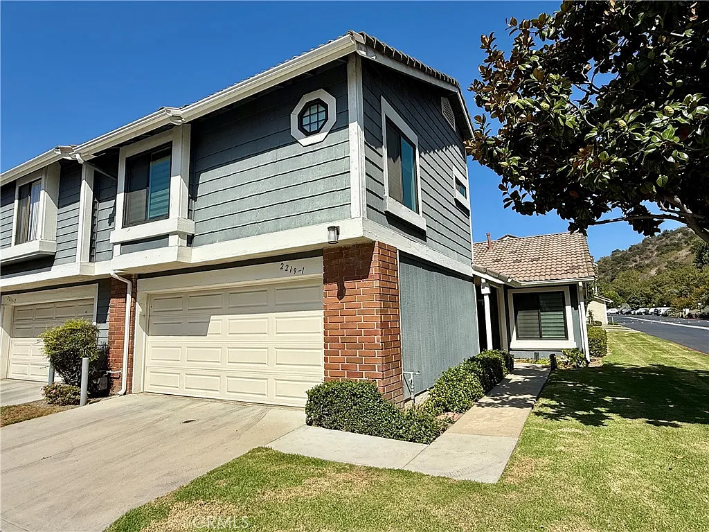 3 bed, 1758 sqft, $3,680 — Photo 1
