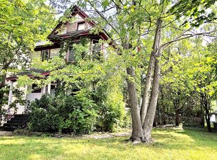 414 Nicholson St, Joliet, IL 60435