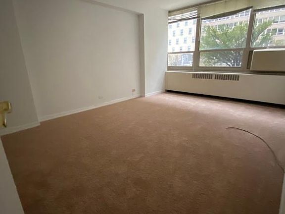5th image of 3950 N Lake Shore Dr APT 206