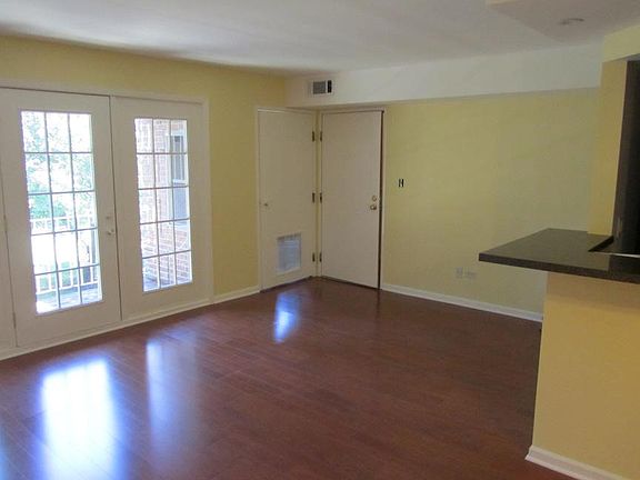 5th image of 676 Quincy Bridge Ln APT 102