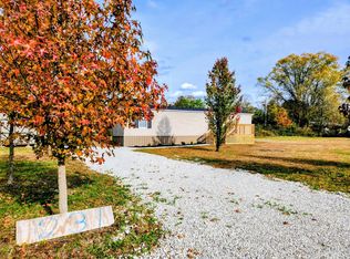 231 Sunset Dr, Clay City, KY 40312