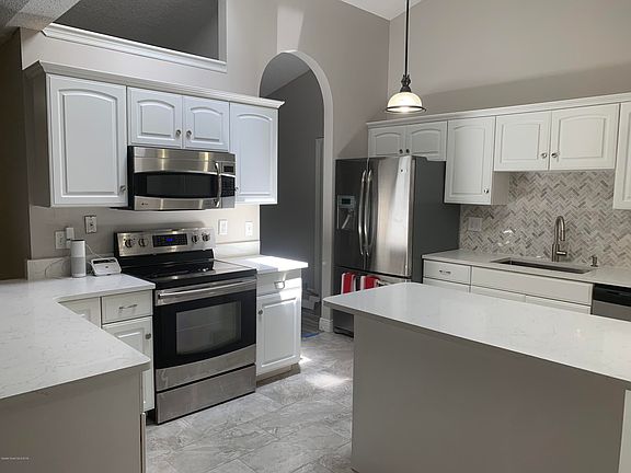 3rd image of 350 Seahorse Cir SE