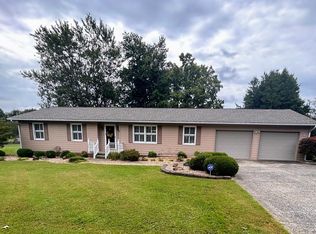 35 Locust St, Hanson, KY 42413