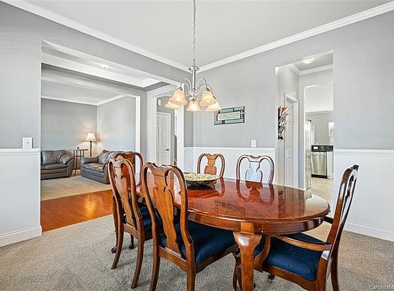5th image of 224 Margaret Hoffman Dr