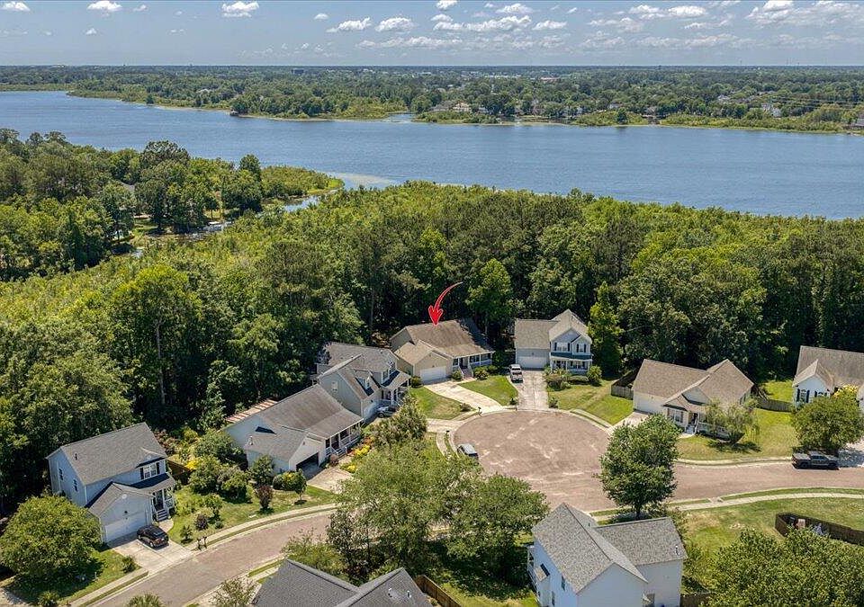 1st image of 135 Hanahan Plantation Cir