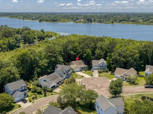 135 Hanahan Plantation Cir, Hanahan, SC 29410