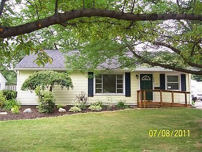 1st image of 840 Oakwood Dr