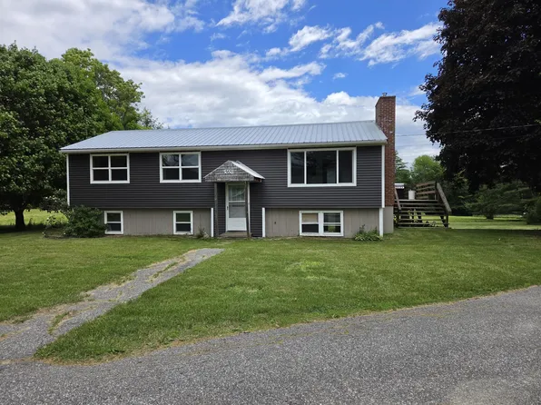 565 Old Lewiston Road, Winthrop, ME 04364