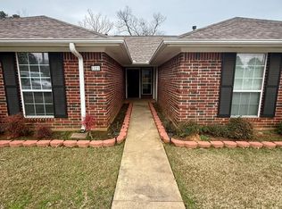 1221 W Fairmont St, Longview, TX 75604