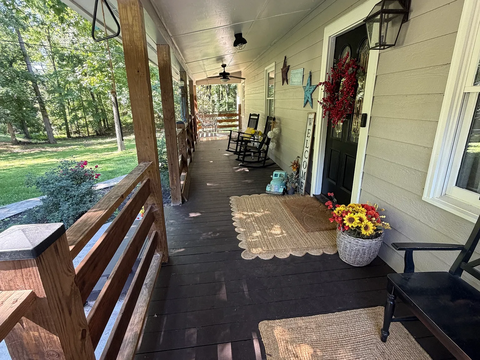 3 bed, 2.0 bath, 1200 sqft, $2,050 — Photo 2