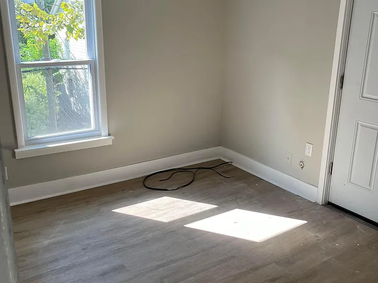 28 Carroll St #3 — Photo 6