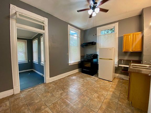 2nd image of 533 Merrick St