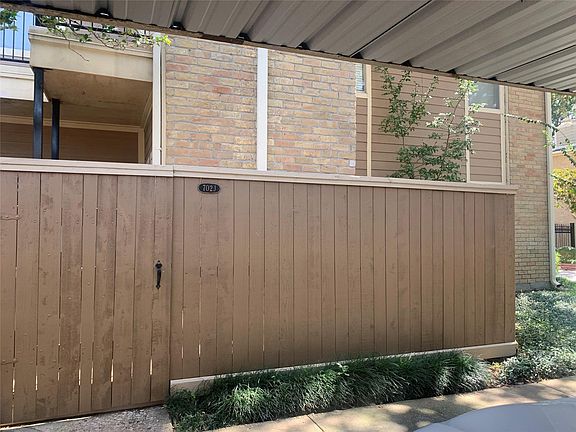 2nd image of 702 Bering Dr APT J