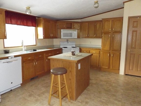 3rd image of 507 College St
